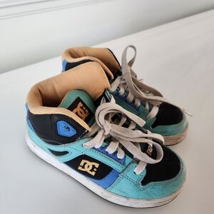 DC Kids sneakers